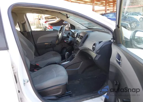 2013 Chevrolet Sonic Ls Auto z USA, uszkodzony, nr VIN 1G1JA6SH6D4118844